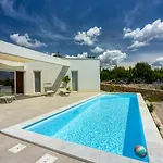 Villa Menta 4